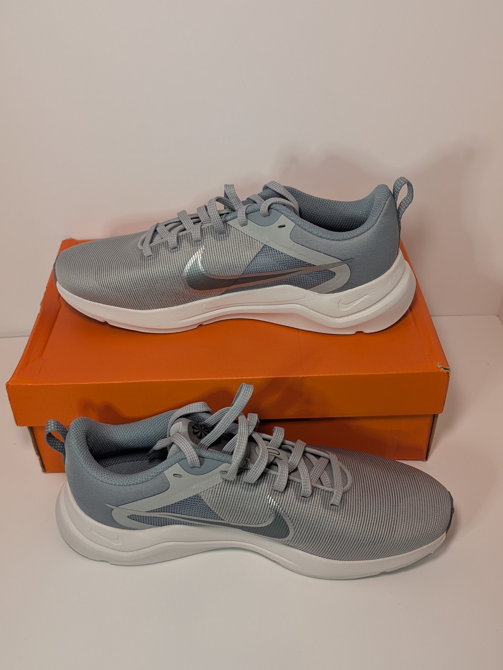 Nike Downshifter 12 Men’s Low Top Running Sneaker Gray/Blue/White Size 8 DD9293